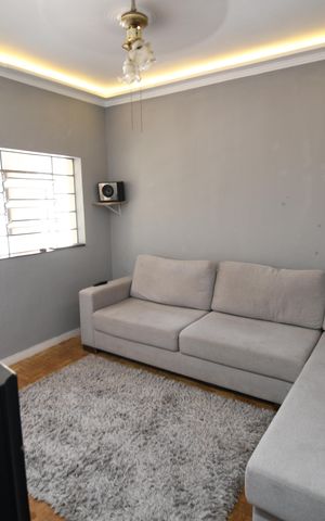 Casa à venda com 252m², 2 quartos e 2 vagasSala