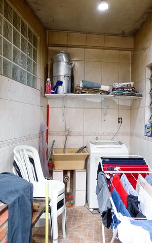 Casa à venda com 125m², 3 quartos e 2 vagas Casa à venda com 125m², 3 quartos e 2 vagasLavanderia