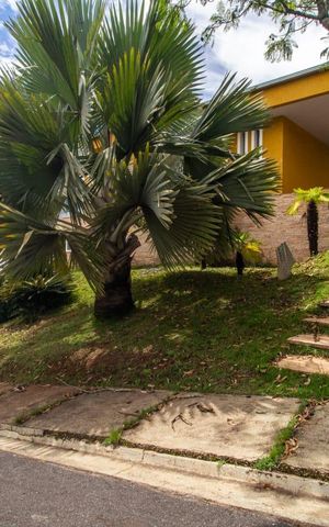 Casa de condomínio à venda com 397m², 4 quartos e 5 vagas