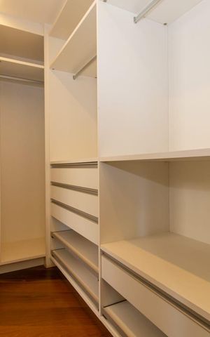 Casa de condomínio à venda com 397m², 4 quartos e 5 vagas