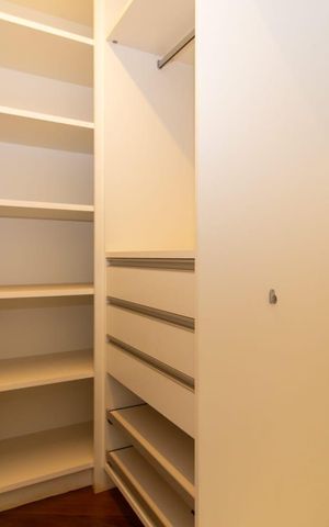 Casa de condomínio à venda com 397m², 4 quartos e 5 vagas