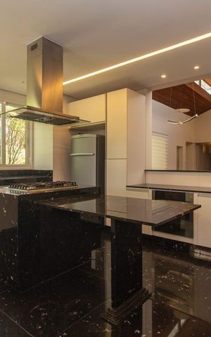 Casa de condomínio à venda com 397m², 4 quartos e 5 vagas