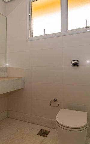 Casa de condomínio à venda com 397m², 4 quartos e 5 vagas