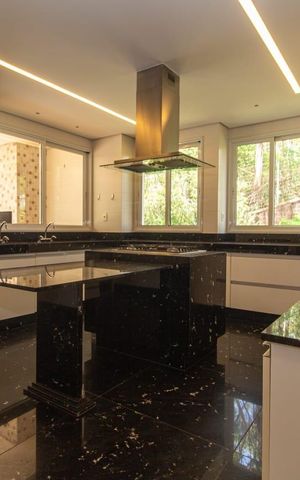 Casa de condomínio à venda com 397m², 4 quartos e 5 vagas
