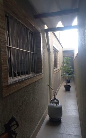 Casa à venda com 162m², 3 quartos e 1 vaga Casa à venda com 162m², 3 quartos e 1 vagaÁrea externa