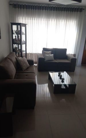 Casa à venda com 162m², 3 quartos e 1 vaga Casa à venda com 162m², 3 quartos e 1 vagaSala