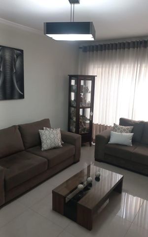 Casa à venda com 162m², 3 quartos e 1 vaga Casa à venda com 162m², 3 quartos e 1 vagaSala