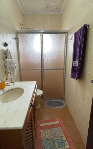 Casa à venda com 180m², 4 quartos e 6 vagas Casa à venda com 180m², 4 quartos e 6 vagasBanheiro 3