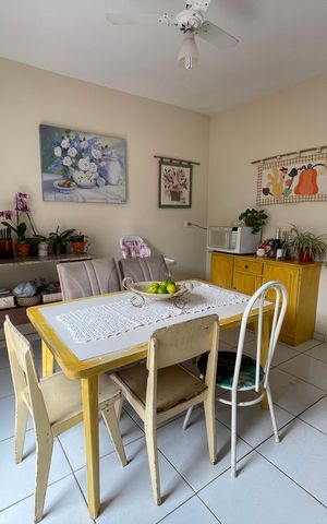 Casa à venda com 180m², 4 quartos e 6 vagas Casa à venda com 180m², 4 quartos e 6 vagasCozinha
