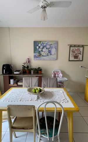 Casa à venda com 180m², 4 quartos e 6 vagas Casa à venda com 180m², 4 quartos e 6 vagasCozinha