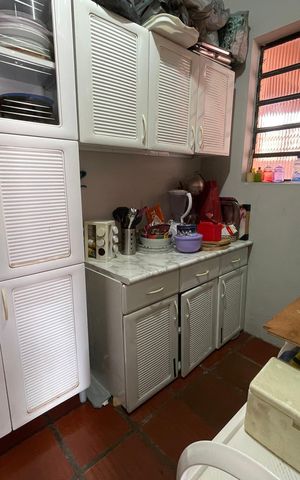 Casa à venda com 180m², 4 quartos e 6 vagas Casa à venda com 180m², 4 quartos e 6 vagasCozinha