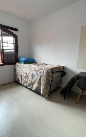 Casa à venda com 180m², 4 quartos e 6 vagas Casa à venda com 180m², 4 quartos e 6 vagasQuarto 2