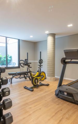 Apartamento à venda com 182m², 3 quartos e 2 vagas Apartamento à venda com 182m², 3 quartos e 2 vagasÁrea comum - Academia