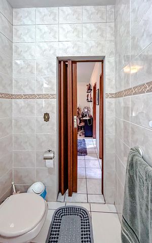 Casa à venda com 500m², 3 quartos e 5 vagasBanheiro 1