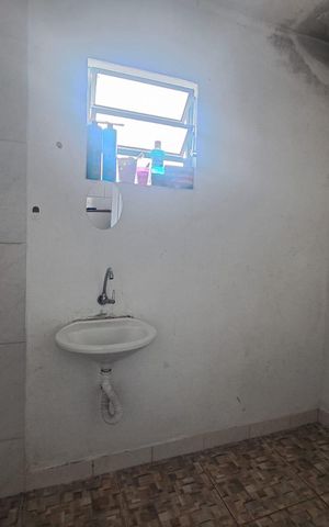 Casa à venda com 200m², 4 quartos e 2 vagas Casa à venda com 200m², 4 quartos e 2 vagasBanheiro - Casa 2