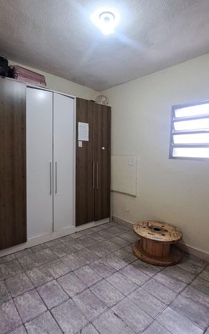 Casa à venda com 200m², 4 quartos e 2 vagas Casa à venda com 200m², 4 quartos e 2 vagasQuarto 1 - Casa 1