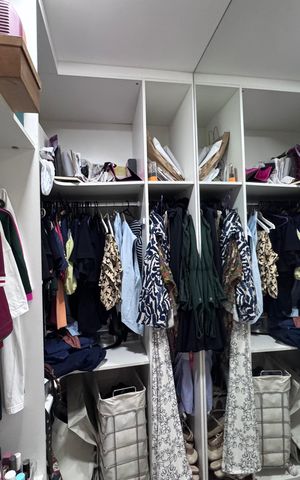 Apartamento para alugar com 230m², 4 quartos e 2 vagas Apartamento para alugar com 230m², 4 quartos e 2 vagasSuíte 1 - Closet