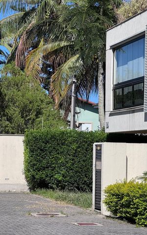 Apartamento para alugar com 230m², 4 quartos e 2 vagas Apartamento para alugar com 230m², 4 quartos e 2 vagasFachada