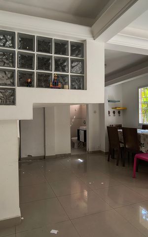 Casa de condomínio à venda com 256m², 5 quartos e 2 vagas Casa de condomínio à venda com 256m², 5 quartos e 2 vagasSala - Casa 2