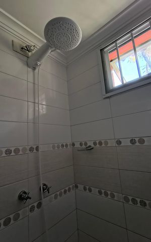 Casa de condomínio à venda com 256m², 5 quartos e 2 vagasBanheiro Social - Casa 2