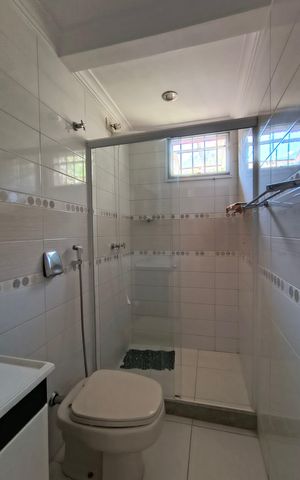 Casa de condomínio à venda com 256m², 5 quartos e 2 vagasBanheiro Social - Casa 2