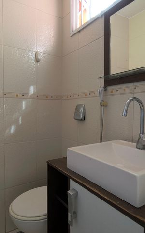 Casa de condomínio à venda com 256m², 5 quartos e 2 vagas Casa de condomínio à venda com 256m², 5 quartos e 2 vagasLavabo - Casa 2