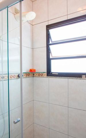 Apartamento à venda com 85m², 2 quartos e 2 vagasBanheiro do quarto 1