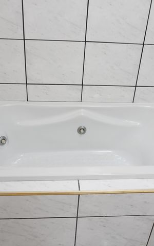 Apartamento à venda com 100m², 2 quartos e sem vagaBanheira