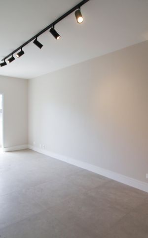 Apartamento à venda com 140m², 2 quartos e 2 vagas Apartamento à venda com 140m², 2 quartos e 2 vagasSala