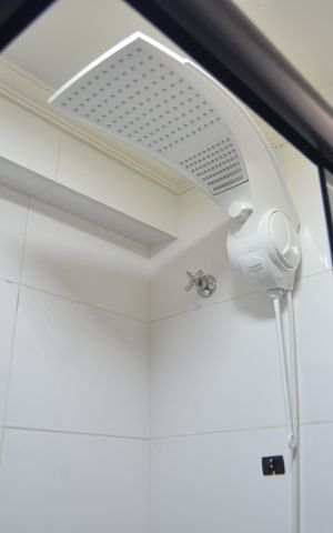Casa à venda com 120m², 2 quartos e 2 vagasBanheiro Social