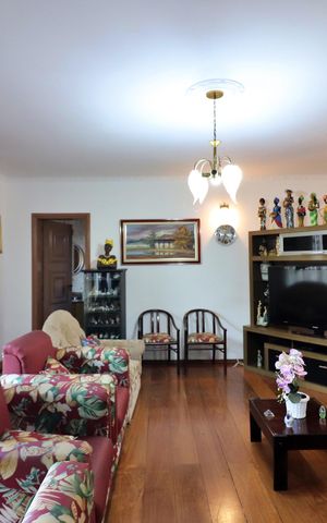 Casa à venda com 600m², 3 quartos e 4 vagasSala