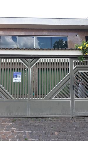 Casa à venda com 600m², 3 quartos e 4 vagasFachada
