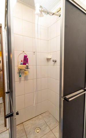 Casa à venda com 300m², 3 quartos e 3 vagas Casa à venda com 300m², 3 quartos e 3 vagasBanheiro Social