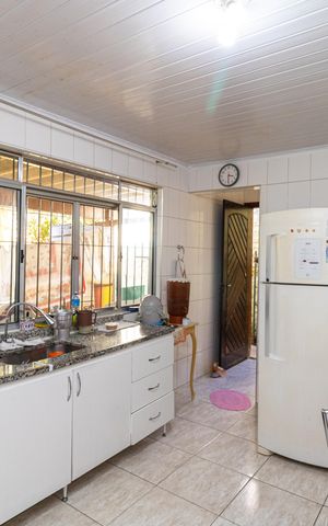 Casa à venda com 300m², 3 quartos e 3 vagas Casa à venda com 300m², 3 quartos e 3 vagasCozinha