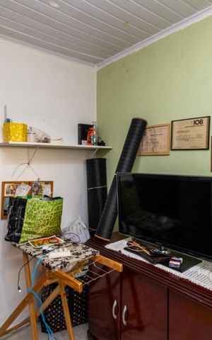 Casa à venda com 300m², 3 quartos e 3 vagas Casa à venda com 300m², 3 quartos e 3 vagasQuarto 2
