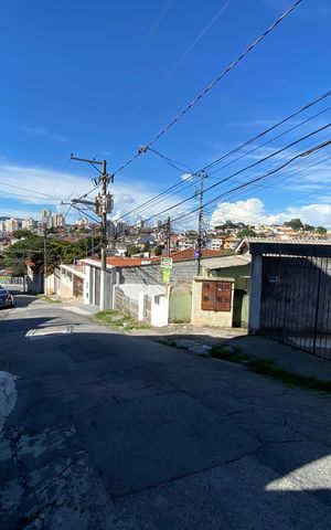 Casa à venda com 300m², 3 quartos e 3 vagas Casa à venda com 300m², 3 quartos e 3 vagasVista da Rua 2