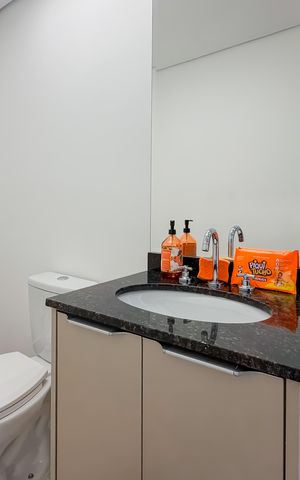 Apartamento à venda com 146m², 3 quartos e 3 vagas Apartamento à venda com 146m², 3 quartos e 3 vagasBanheiro da Suíte 1