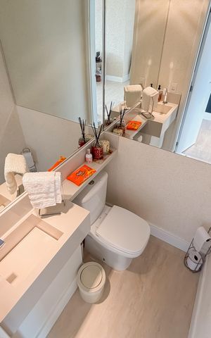Apartamento à venda com 146m², 3 quartos e 3 vagas Apartamento à venda com 146m², 3 quartos e 3 vagasLavabo
