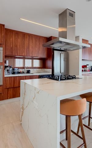 Apartamento à venda com 146m², 3 quartos e 3 vagas Apartamento à venda com 146m², 3 quartos e 3 vagasCozinha