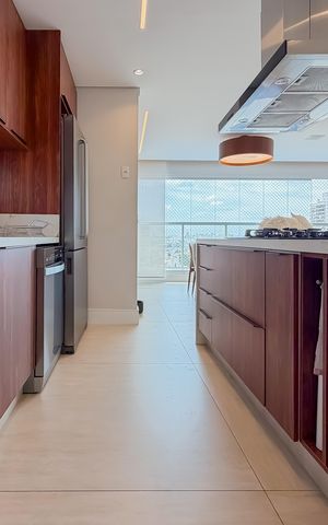 Apartamento à venda com 146m², 3 quartos e 3 vagas Apartamento à venda com 146m², 3 quartos e 3 vagasCozinha