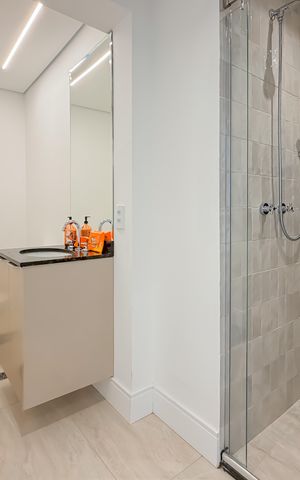 Apartamento à venda com 146m², 3 quartos e 3 vagas Apartamento à venda com 146m², 3 quartos e 3 vagasBanheiro da Suíte 1