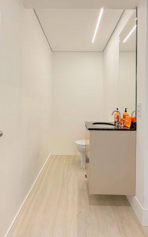 Apartamento à venda com 146m², 3 quartos e 3 vagas Apartamento à venda com 146m², 3 quartos e 3 vagasBanheiro da Suíte 1