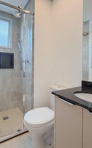 Apartamento à venda com 146m², 3 quartos e 3 vagas Apartamento à venda com 146m², 3 quartos e 3 vagasBanheiro da Suíte 2
