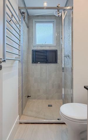 Apartamento à venda com 146m², 3 quartos e 3 vagas Apartamento à venda com 146m², 3 quartos e 3 vagasBanheiro da Suíte 2