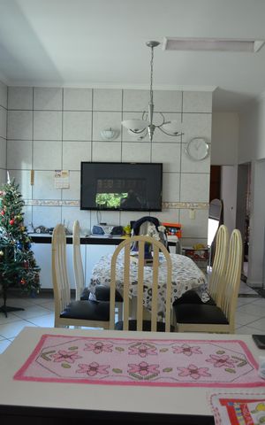 Casa à venda com 250m², 2 quartos e 2 vagasCozinha