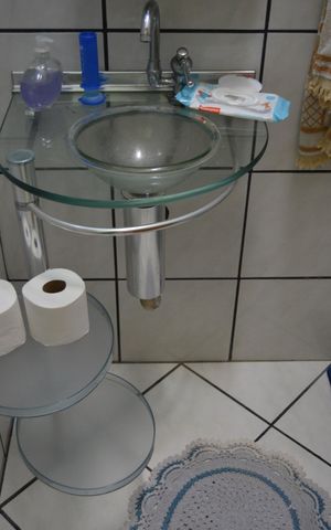 Casa à venda com 250m², 2 quartos e 2 vagasBanheiro Social