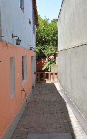 Casa à venda com 250m², 2 quartos e 2 vagasQuintal