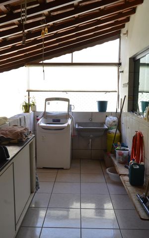 Casa à venda com 250m², 2 quartos e 2 vagasÁrea de Serviço