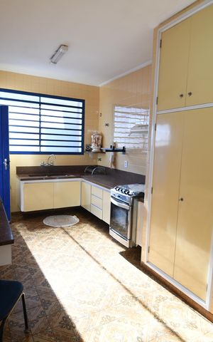 Casa para alugar com 540m², 4 quartos e 4 vagasCozinha