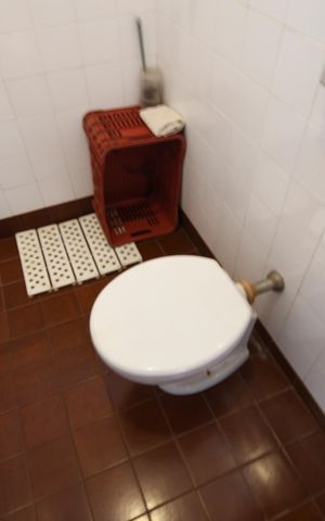 Casa para alugar com 540m², 4 quartos e 4 vagasBanheiro de serviço